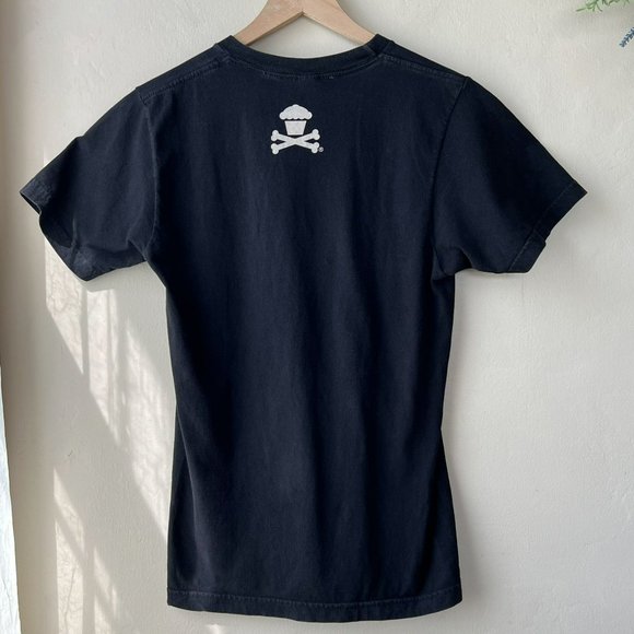 Johnny Cupcakes Johnny Bones Halloween Black Graphic T-shirt - Picture 6 of 11